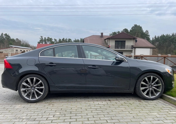 Volvo S60 cena 55555 przebieg: 156000, rok produkcji 2015 z Wieluń małe 92